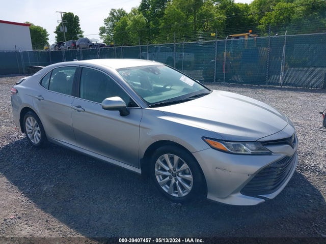 Toyota CAMRY LE 2020 4T1C11AKXLU997498 головне зображення