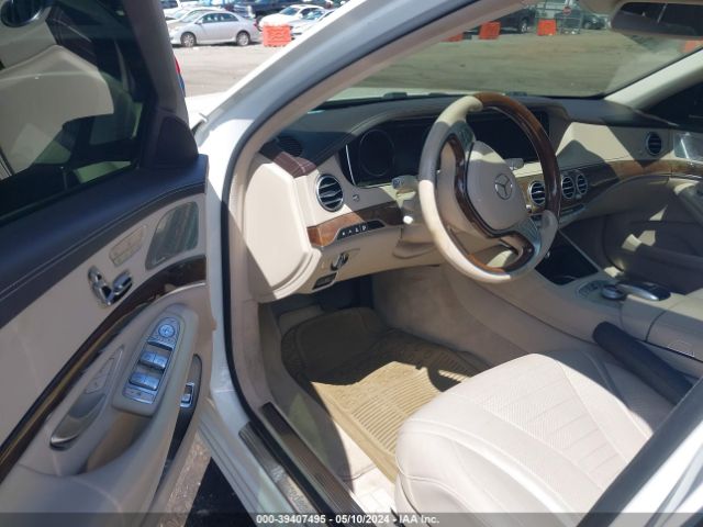 WDDUG8CB8FA119562 Mercedes-Benz S 550