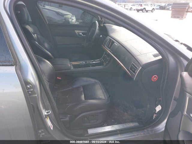 2010 JAGUAR XF SAJWA0JC9AMR67797 Photo 4