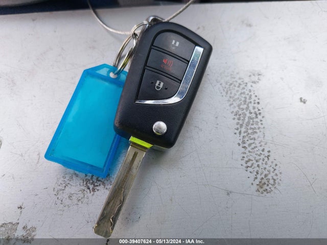 Toyota RAV4 LE 2019 JTMH1RFV1KJ002859 Image 11