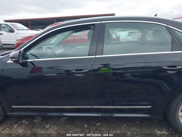 1VWAT7A37HC030147 Volkswagen Passat 1.8t S