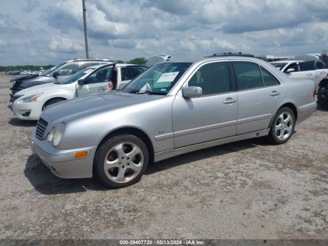 2002 MERCEDES-BENZ E-CLASS WDBJF83J82X069095 Photo 1