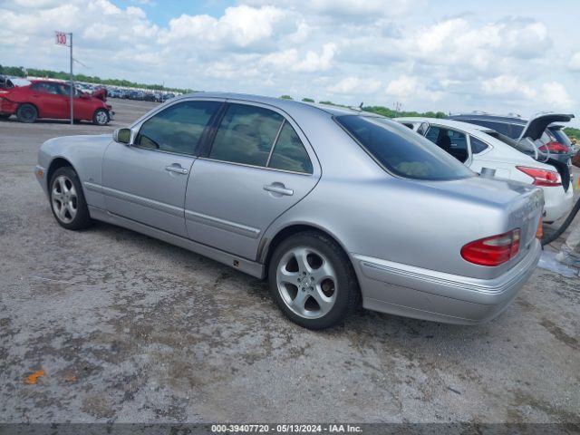 2002 MERCEDES-BENZ E-CLASS WDBJF83J82X069095 Photo 2