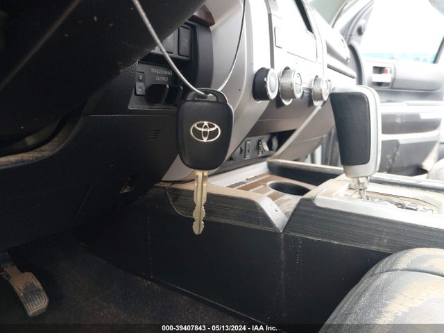 5TFHY5F11JX771729 Toyota Tundra Limited 5.7l V8