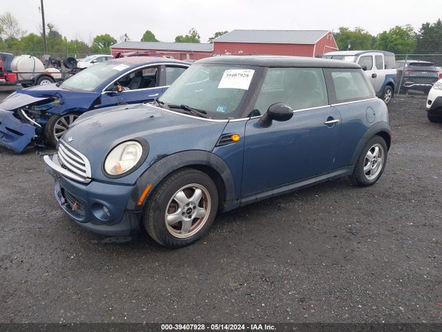 2011 MINI COOPER WMWSU3C59BT093265 Photo 1