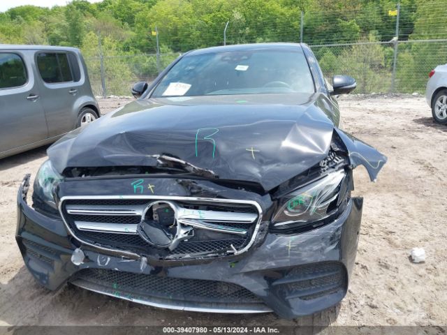 WDDZF4KB2JA381699 Mercedes-Benz E 300 4matic