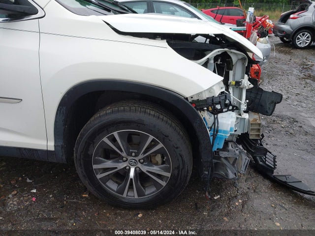 Toyota Highlander Le Plus 2019 5TDZZRFH9KS306600 Image 17