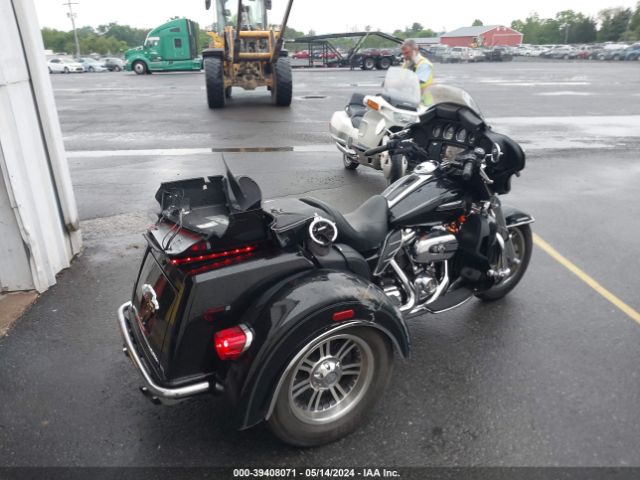 2017 HARLEY-DAVIDSON FLHTCUTG 1HD1MAD10HB852364 Photo 3