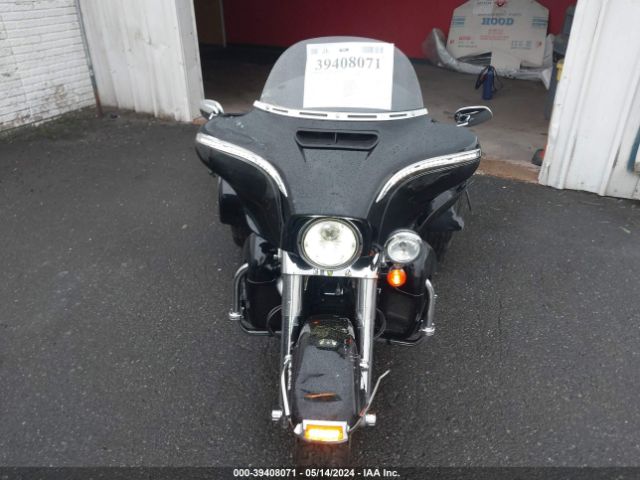2017 HARLEY-DAVIDSON FLHTCUTG 1HD1MAD10HB852364 Photo 4