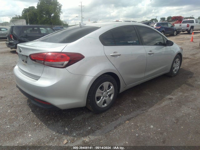 KIA FORTE LX 2017 3KPFL4A74HE100528 Image 4