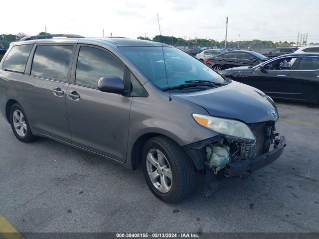 Toyota Sienna Le V6 8 Passenger 2014 5TDKK3DC3ES480452 zdjęcie główne
