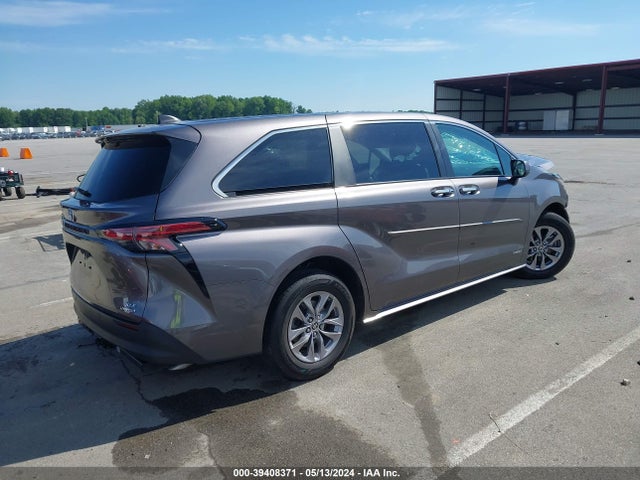 Toyota SIENNA XLE 2021 5TDYSKFC7MS009856 Image 4