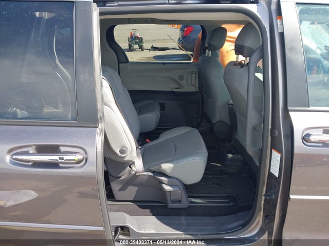 Toyota SIENNA XLE 2021 5TDYSKFC7MS009856 Image 8