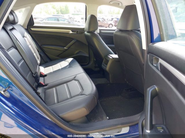 1VWDT7A32HC008523 Volkswagen Passat 1.8t R-line