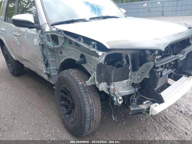 Toyota 4RUNNER SR5 2020 JTEBU5JR4L5799274 Image 6