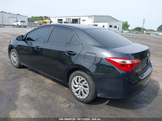 Toyota COROLLA LE 2018 2T1BURHEXJC082280 Image 3