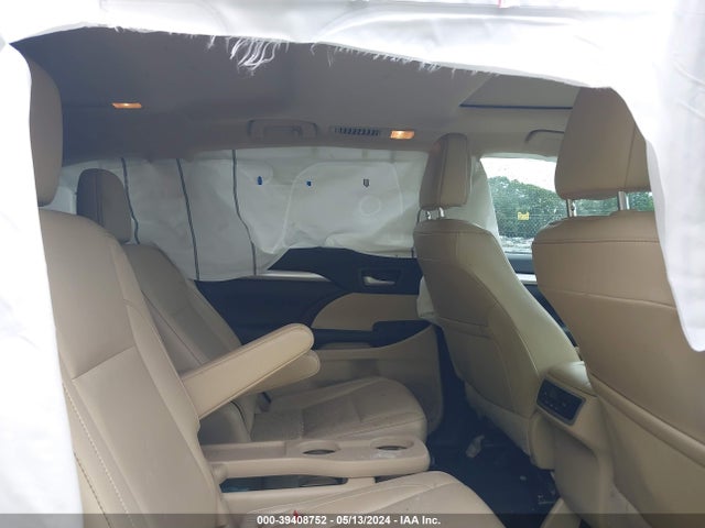 Toyota Highlander Xle 2017 5TDKZRFH6HS213382 Image 8