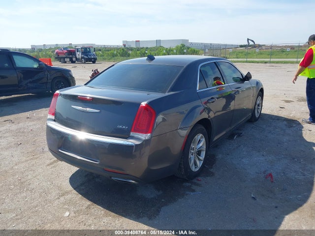 2C3CCAAG1FH887221 Chrysler 300 Limited