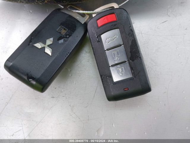 JA4AZ3A33GZ037676 Mitsubishi Outlander Sel