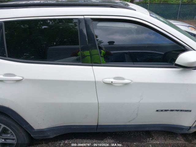 3C4NJCBB2KT755868 Jeep Compass Sun And Wheel Fwd