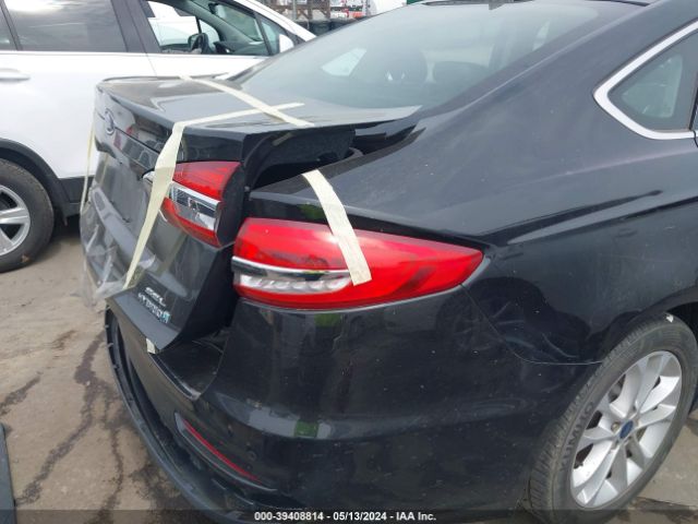3FA6P0MU4KR182572 Ford Fusion Hybrid Sel