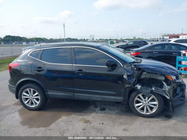 JN1BJ1CR3HW108744 Nissan Rogue Sport Sv