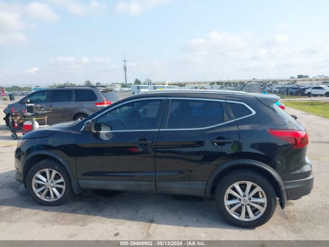 JN1BJ1CR3HW108744 Nissan Rogue Sport Sv