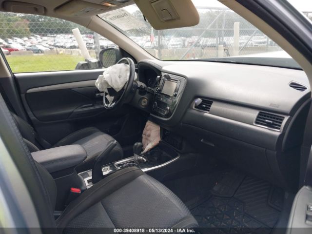 JA4AZ2A38HZ015281 Mitsubishi Outlander Es