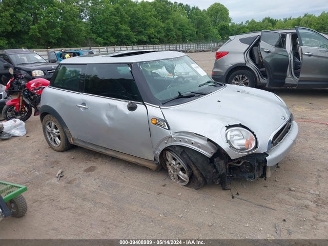 2011 MINI COOPER WMWSU3C56BTX96712 Photo 0