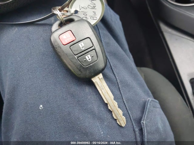 Toyota RAV4 LE 2018 JTMZFREV0JJ211001 Image 11