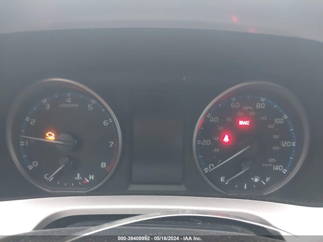 Toyota RAV4 LE 2018 JTMZFREV0JJ211001 Image 18