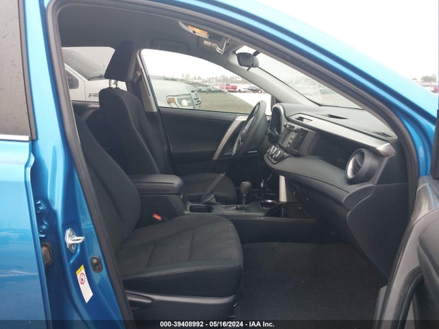 Toyota RAV4 LE 2018 JTMZFREV0JJ211001 Image 5