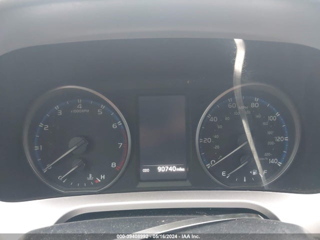 Toyota RAV4 LE 2018 JTMZFREV0JJ211001 Image 7