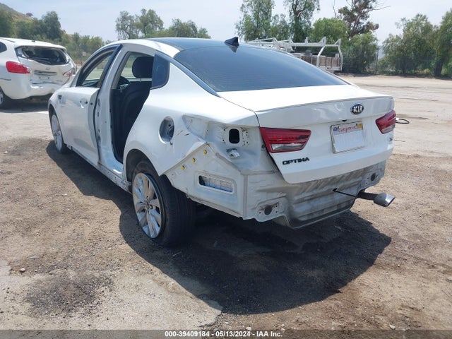 KIA Optima S 2018 5XXGT4L34JG242132 Image 3