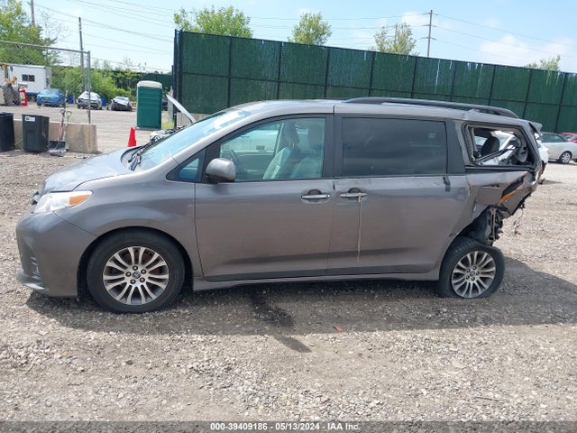 Toyota Sienna Xle 8 Passenger 2018 5TDYZ3DC0JS933197 Image 14