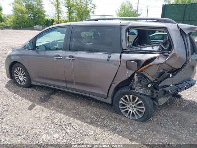 Toyota Sienna Xle 8 Passenger 2018 5TDYZ3DC0JS933197 Image 3