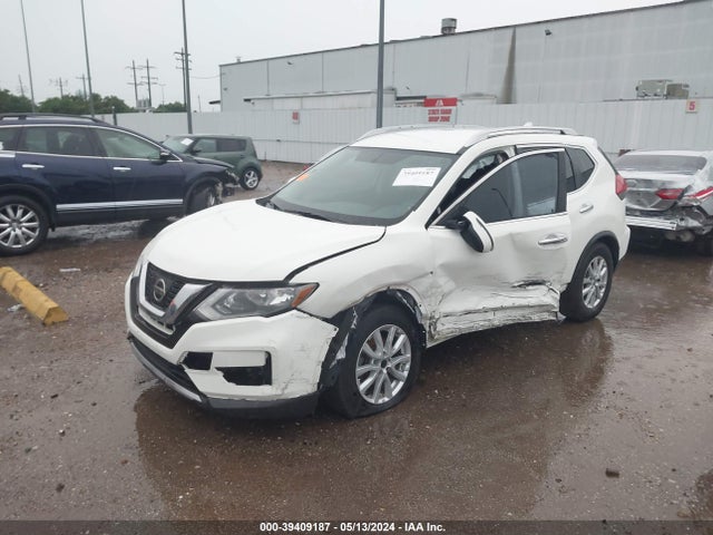 Nissan 2017 2017 JN8AT2MT7HW154262 Image 2