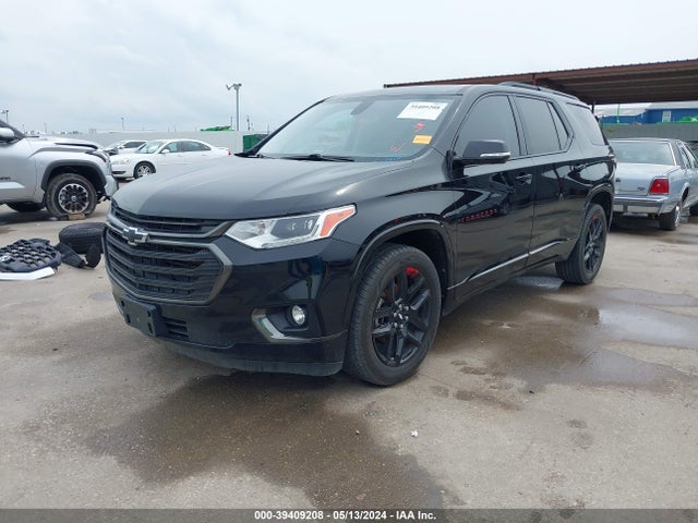 Chevrolet Traverse Premier 2018 1GNERKKW7JJ265817 Image 2