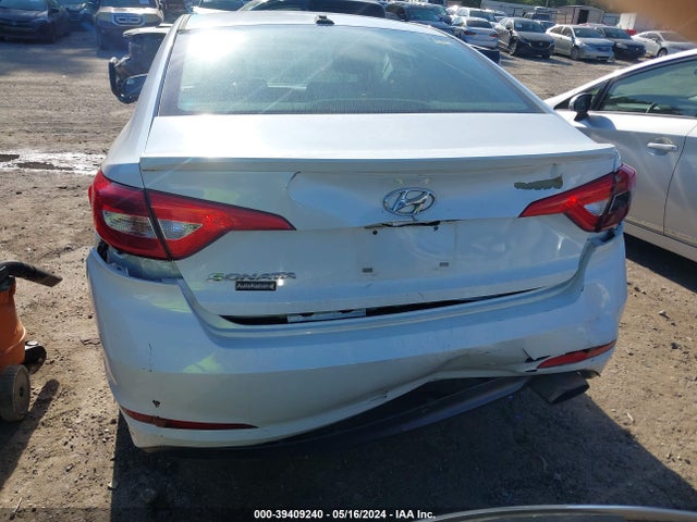 Hyundai SONATA SE 2015 5NPE24AF3FH108957 Image 16