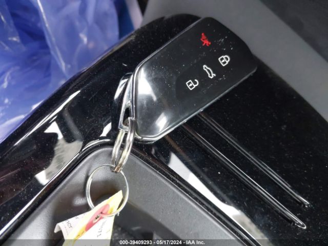 WVGTMPE22NP045486 Volkswagen ID.4 PRO S