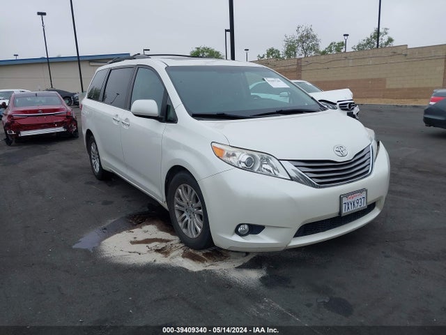 Toyota Sienna Xle 8 Passenger 2017 5TDYZ3DC5HS852660 главное изображение
