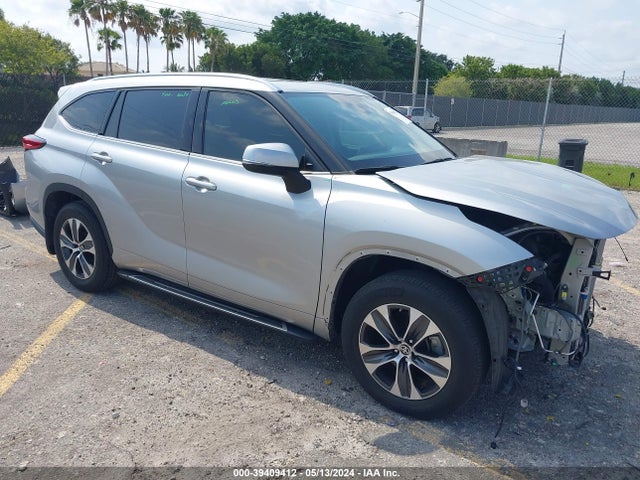 Toyota Highlander Xle 2021 5TDGZRAH6MS535575 Image 1