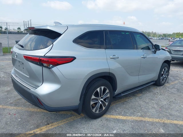 Toyota Highlander Xle 2021 5TDGZRAH6MS535575 Image 4