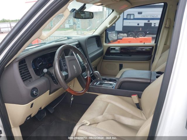 5LMJJ2HT8FEJ10374 Lincoln Navigator