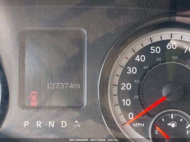 1C6RR7KTXHS834166 RAM 1500 Express  4x4 5'7 Box