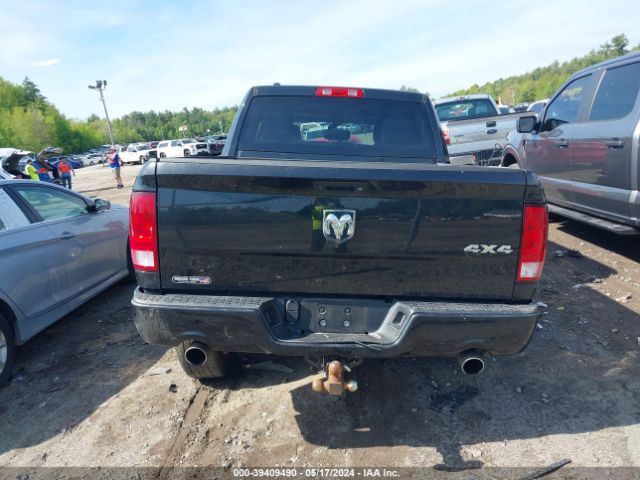 1C6RR7KTXHS834166 RAM 1500 Express  4x4 5'7 Box