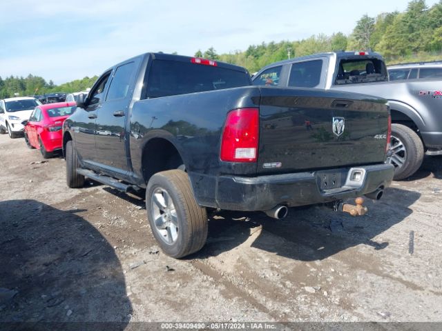 1C6RR7KTXHS834166 RAM 1500 Express  4x4 5'7 Box