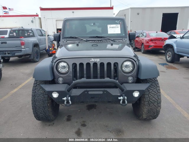 1C4BJWDG0HL639876 Jeep Wrangler Unlimited Sport 4x4