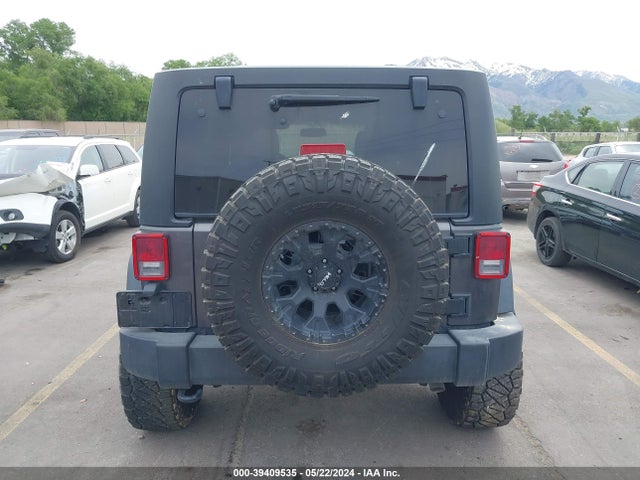 1C4BJWDG0HL639876 Jeep Wrangler Unlimited Sport 4x4