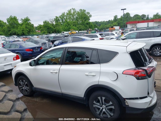 Toyota RAV4 LE 2017 2T3ZFREV3HW365942 Image 14